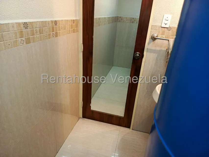 Local Comercial en Alquiler en Parroquia La Candelaria, Distrito Metropolitano - 65