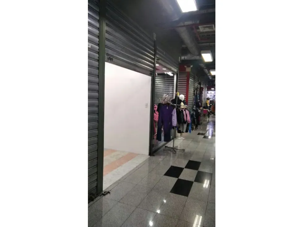 Se ofrece en alquiler local comercial en Merpoeste Chacao - 5
