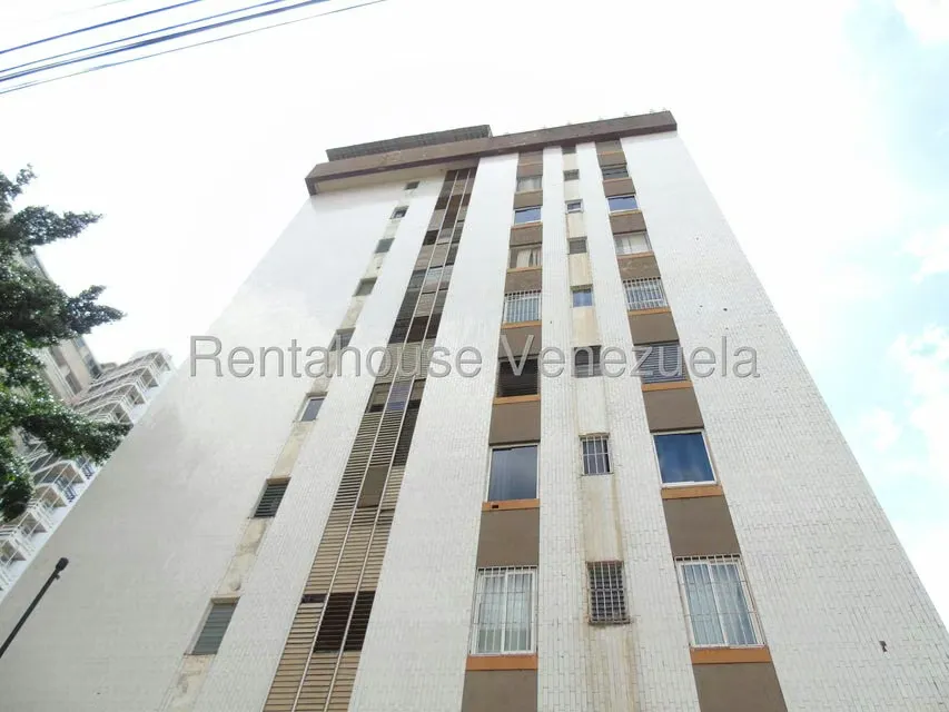 Apartamento (1 Nivel) en Alquiler en Los Palos Grandes, Distrito Metropolitano