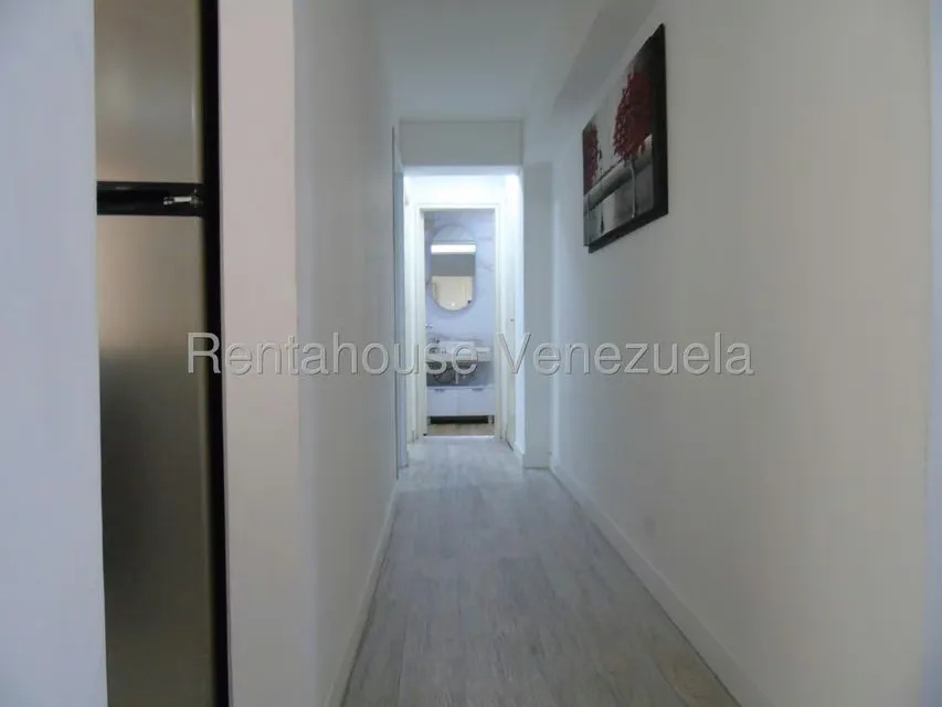 Apartamento (1 Nivel) en Alquiler en Los Palos Grandes, Distrito Metropolitano - 13
