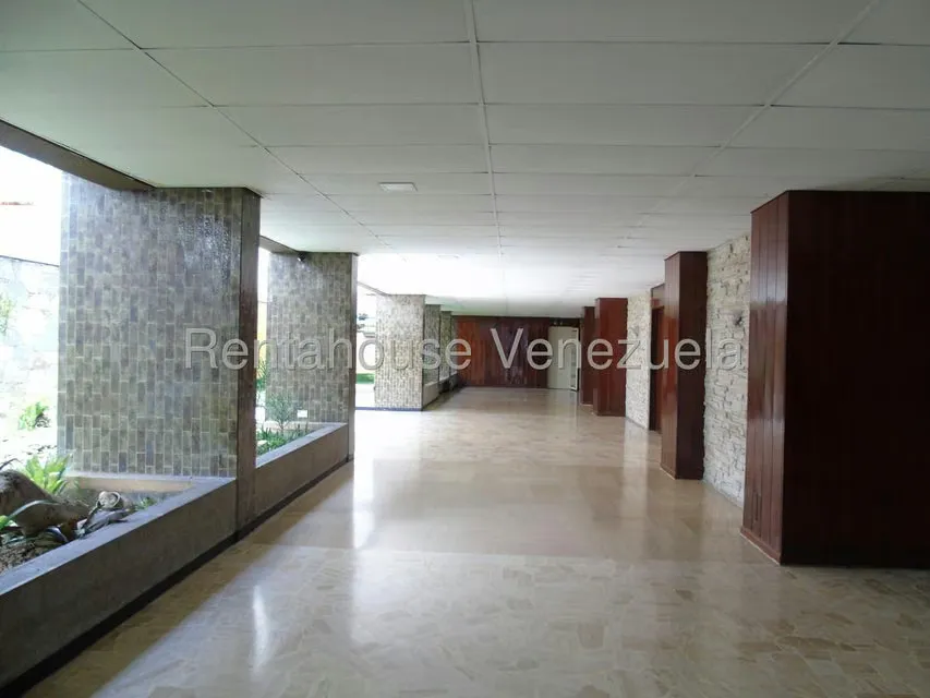 Apartamento (1 Nivel) en Alquiler en Los Palos Grandes, Distrito Metropolitano - 4