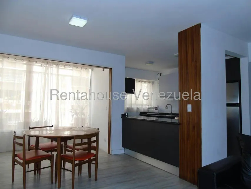 Apartamento (1 Nivel) en Alquiler en Los Palos Grandes, Distrito Metropolitano - 9