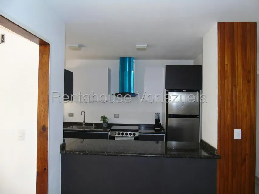 Apartamento (1 Nivel) en Alquiler en Los Palos Grandes, Distrito Metropolitano - 10