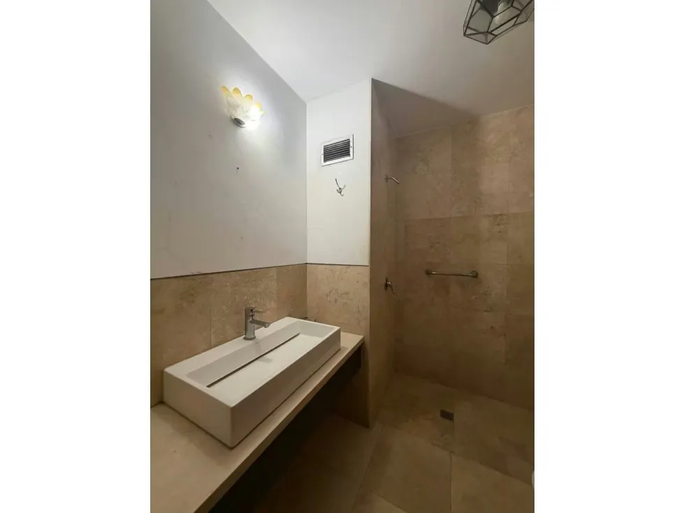 Apartamento en Venta en Lomas De Las Mercedes 1H +S/ 3B/ 2P - 8