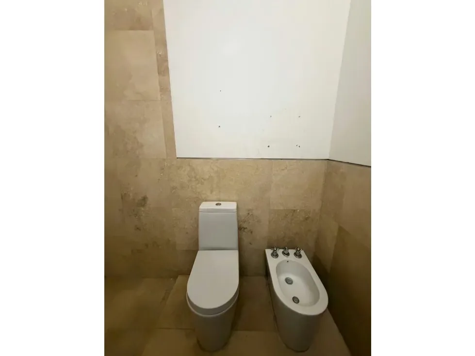 Apartamento en Venta en Lomas De Las Mercedes 1H +S/ 3B/ 2P - 9