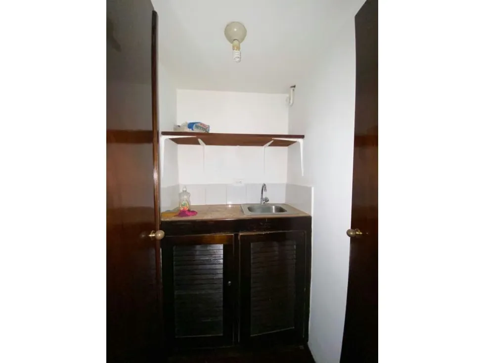 Se vende casa de uso comercial 324m2 El Rosal 9991 - 12