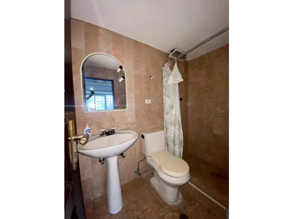 Se vende casa de uso comercial 324m2 El Rosal 9991 - 16