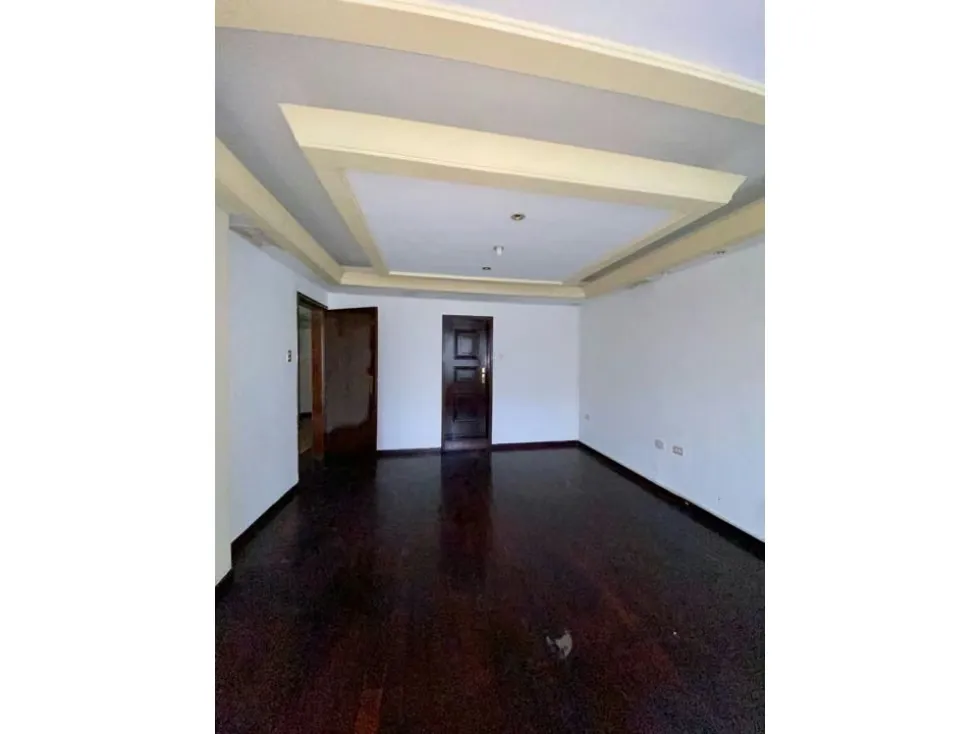 Se vende casa de uso comercial 324m2 El Rosal 9991 - 5