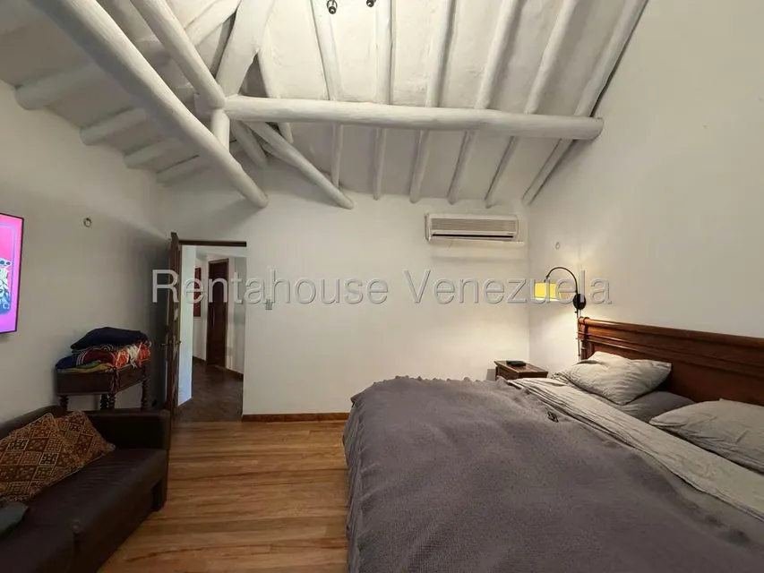 Casa (Multipes Niveles) en Venta en Oripoto, Distrito Metropolitano - 77