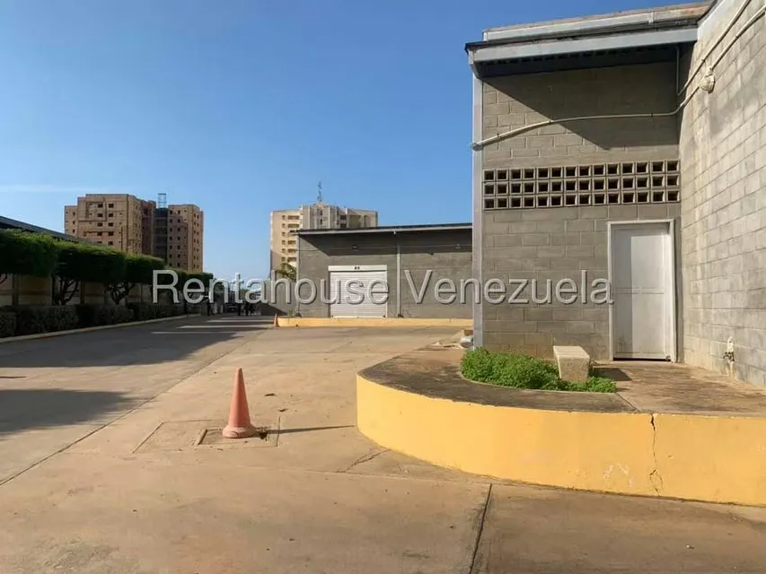 Local Comercial en Alquiler en Zona Norte, Zulia - 3