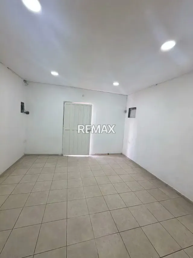 LOCAL COMERCIAL EN ALQUILER - 2
