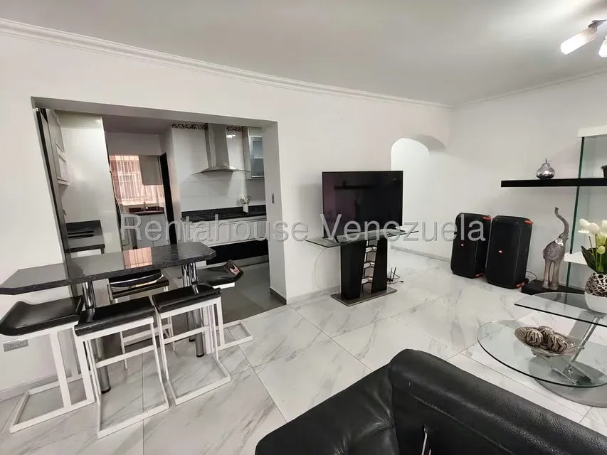 Apartamento (1 Nivel) en Alquiler en La Urbina, Distrito Metropolitano - 12