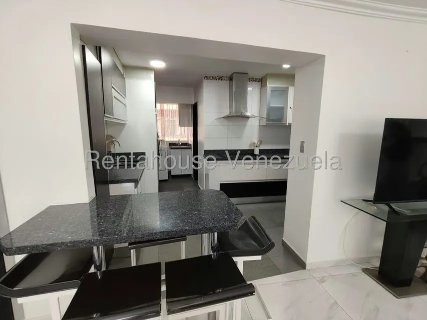 Apartamento (1 Nivel) en Alquiler en La Urbina, Distrito Metropolitano - 13