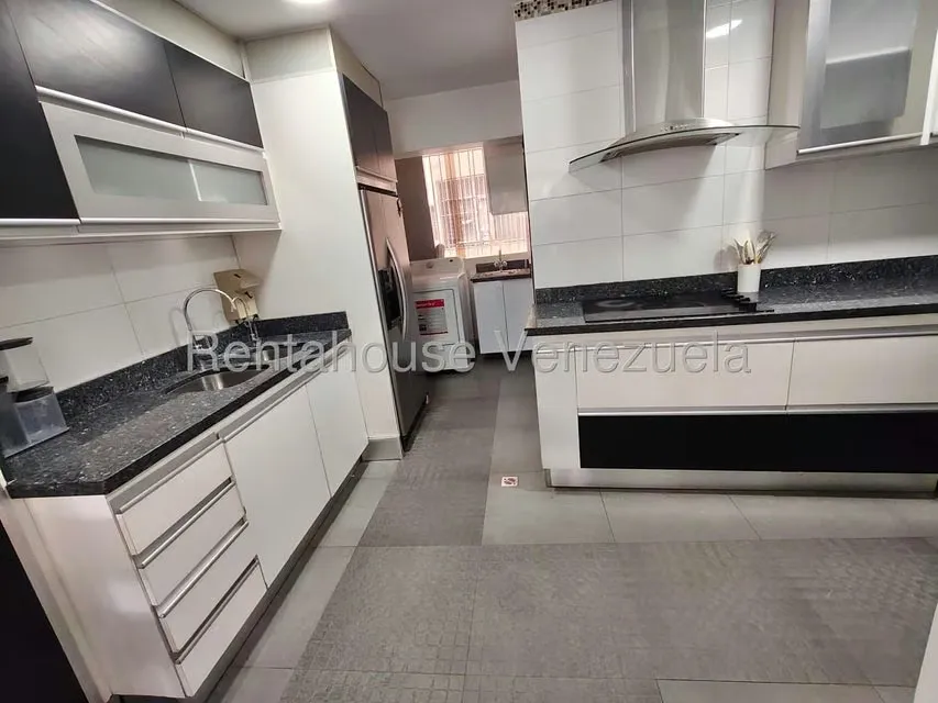 Apartamento (1 Nivel) en Alquiler en La Urbina, Distrito Metropolitano - 16