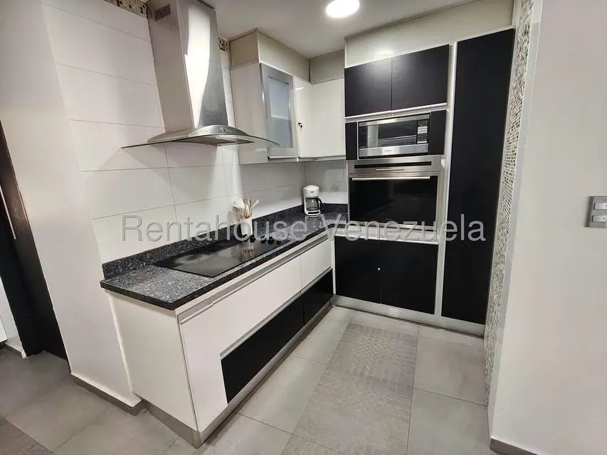 Apartamento (1 Nivel) en Alquiler en La Urbina, Distrito Metropolitano - 17