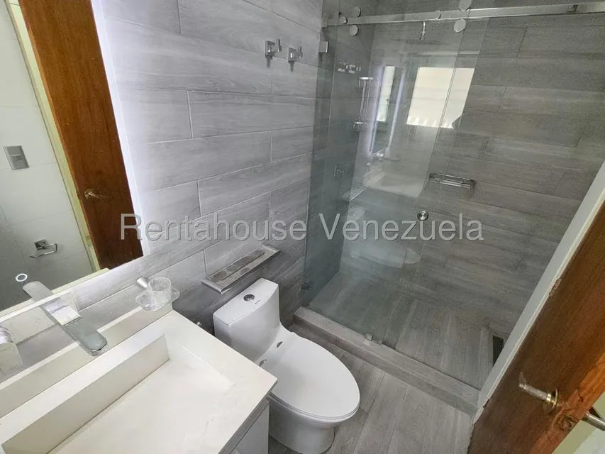 Apartamento (1 Nivel) en Alquiler en La Urbina, Distrito Metropolitano - 28