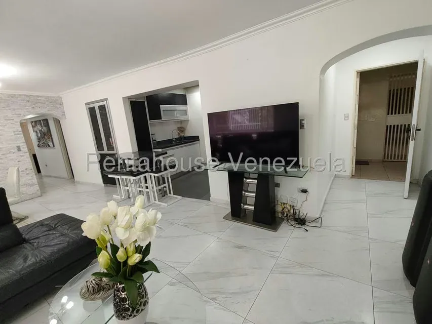 Apartamento (1 Nivel) en Alquiler en La Urbina, Distrito Metropolitano - 5