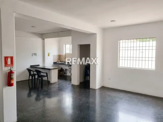 ¡Edificio Premium en Alquiler! 3 Niveles a Pie de Calle en el Corazón del Centro Este de Barquisimeto Estado Lara - 3