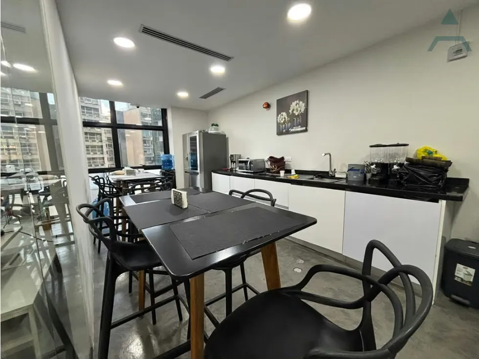 Se alquila Oficina 12m² Campo Alegre - 7