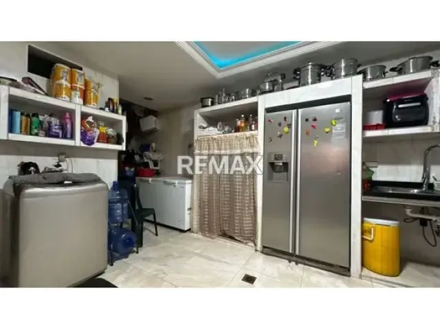VENTA DE EDIFICIO COMERCIAL - RESIDENCIAL EN AV. SUCRE DE CATIA - 16