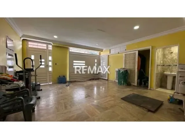 VENTA DE EDIFICIO COMERCIAL - RESIDENCIAL EN AV. SUCRE DE CATIA - 2
