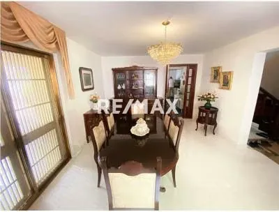 Linda Casa En Venta En Colinas de Tamanaco 630m2. 3H+S.4B.6E - 3