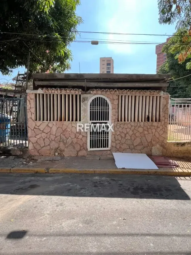 CASA EN VALLE FRIO, PARROQUIA SANTA LUCIA, MARACAIBO.