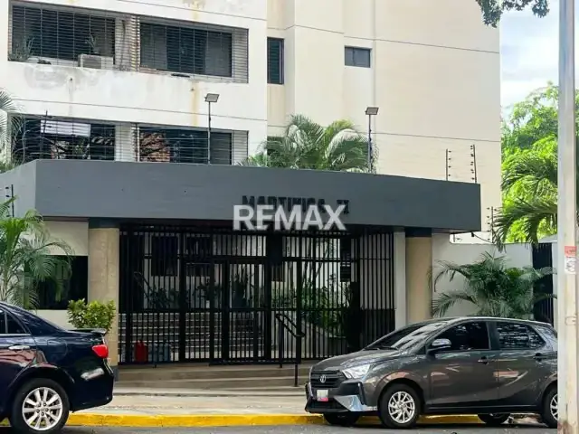 Venta Impecable Apartamento Res Martinica urb Valle de Camoruco