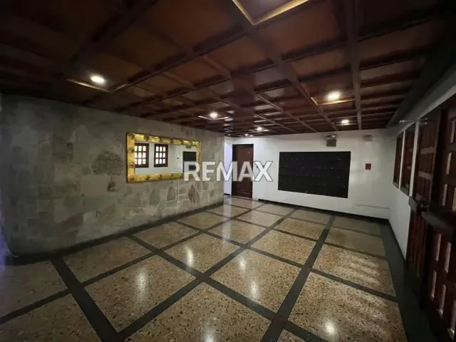 Venta Impecable Apartamento Res Martinica urb Valle de Camoruco - 12