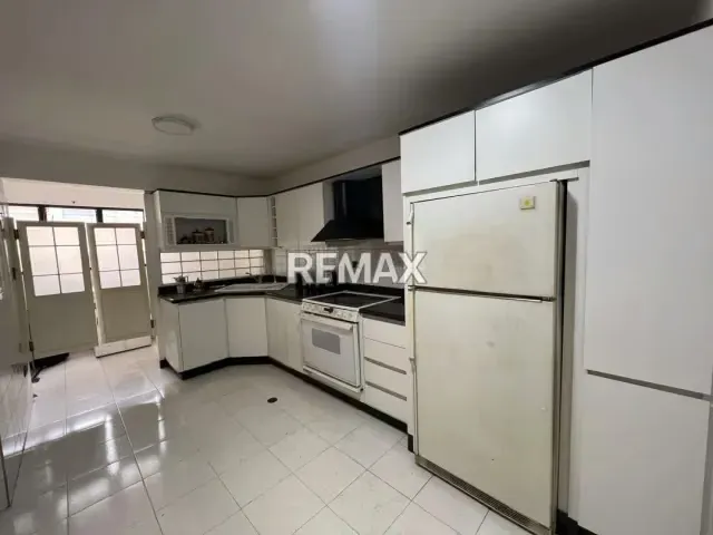 Venta Impecable Apartamento Res Martinica urb Valle de Camoruco - 2