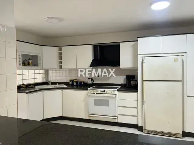 Venta Impecable Apartamento Res Martinica urb Valle de Camoruco - 8