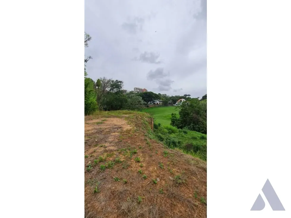 Se vende terreno 2.200m2 Valle Arriba 2369 - 2