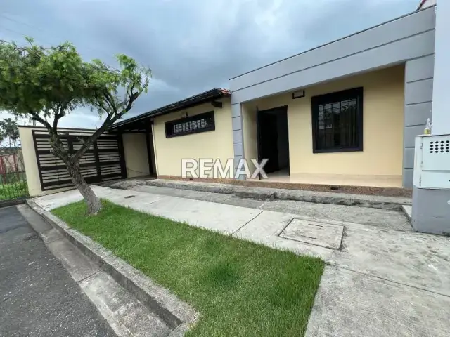 Casa en venta ubicada en Conjunto Residencial Parque Cedral - Araure