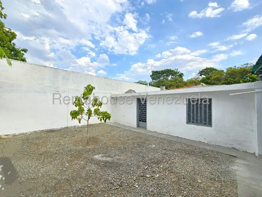 Casa (1 Nivel) en Alquiler en Patarata, Lara - 26