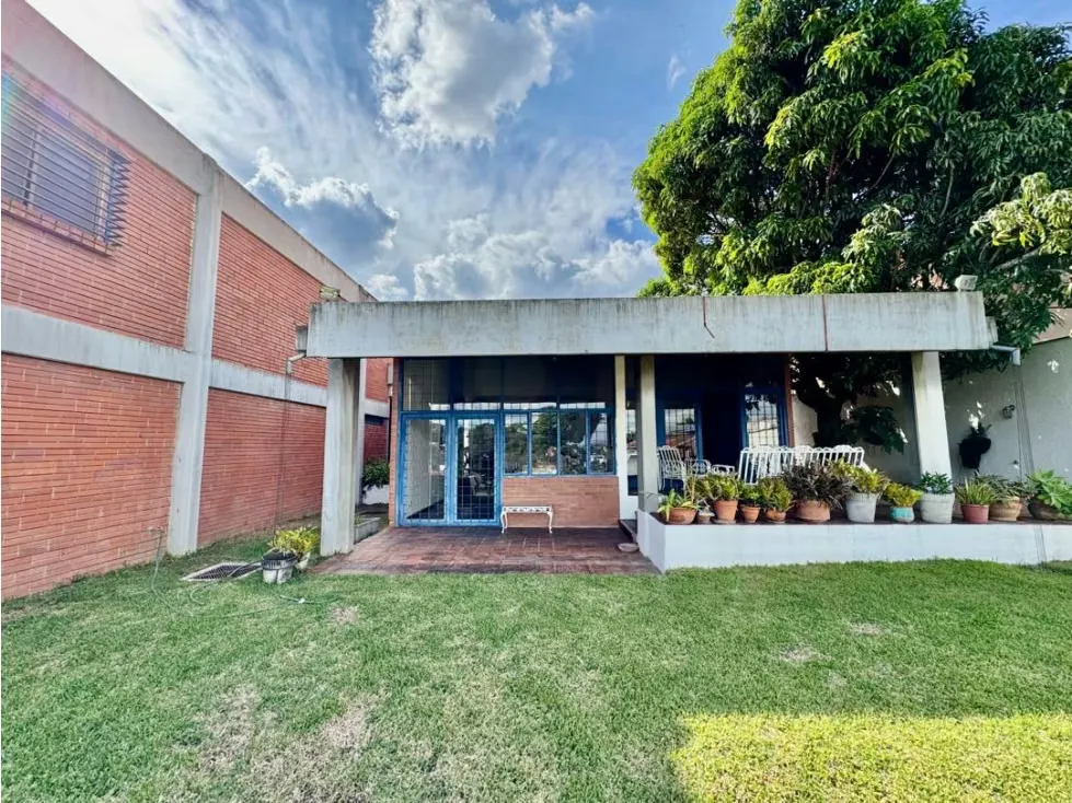 Copia de Se vende casa 350m2 4h+s/6B/5p Colinas de Tamanaco - 11
