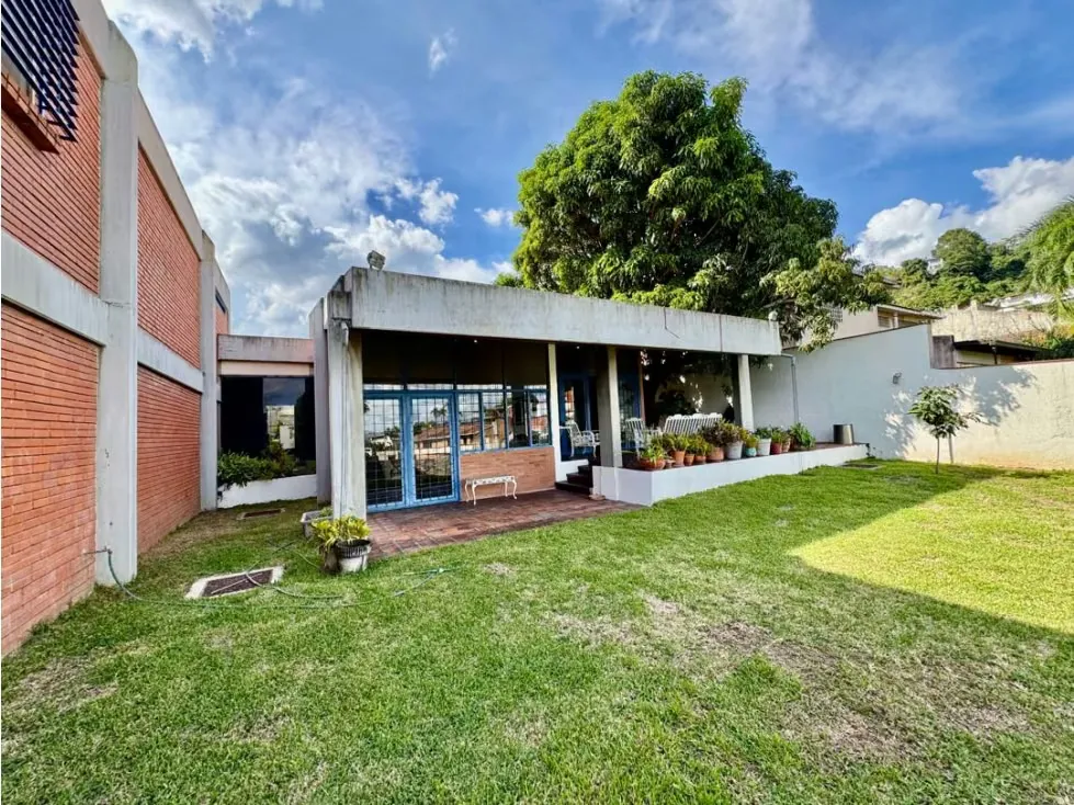 Copia de Se vende casa 350m2 4h+s/6B/5p Colinas de Tamanaco - 12