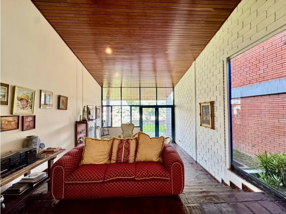 Copia de Se vende casa 350m2 4h+s/6B/5p Colinas de Tamanaco - 15