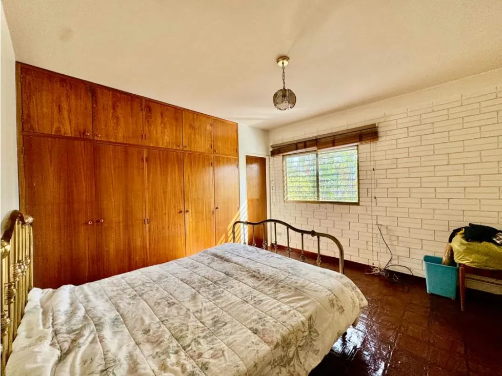 Copia de Se vende casa 350m2 4h+s/6B/5p Colinas de Tamanaco - 16
