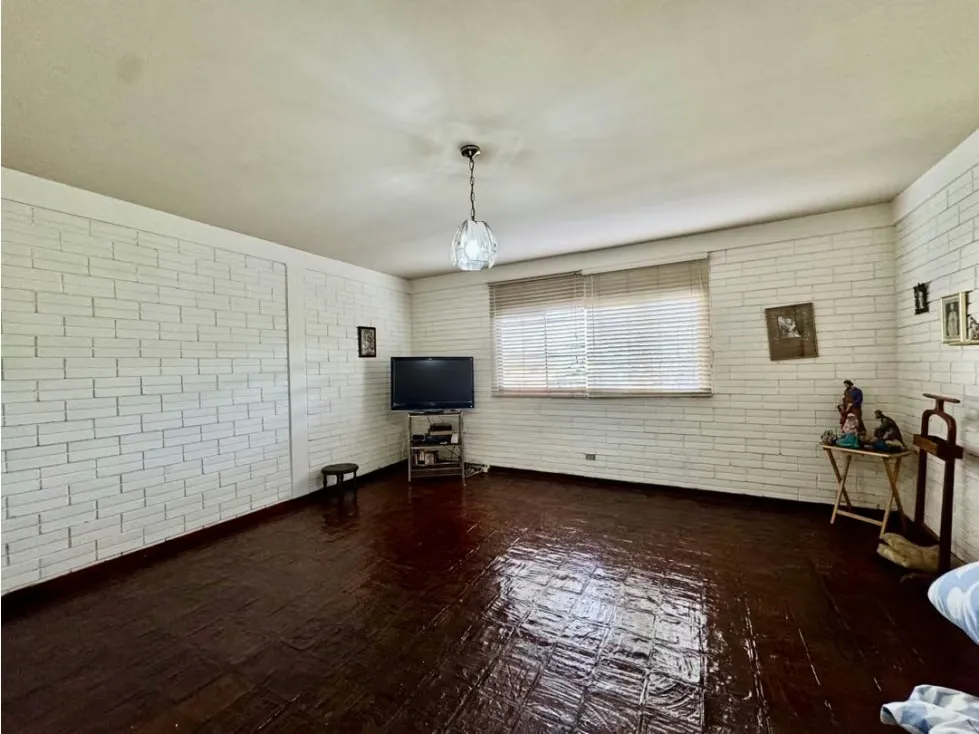 Copia de Se vende casa 350m2 4h+s/6B/5p Colinas de Tamanaco - 19