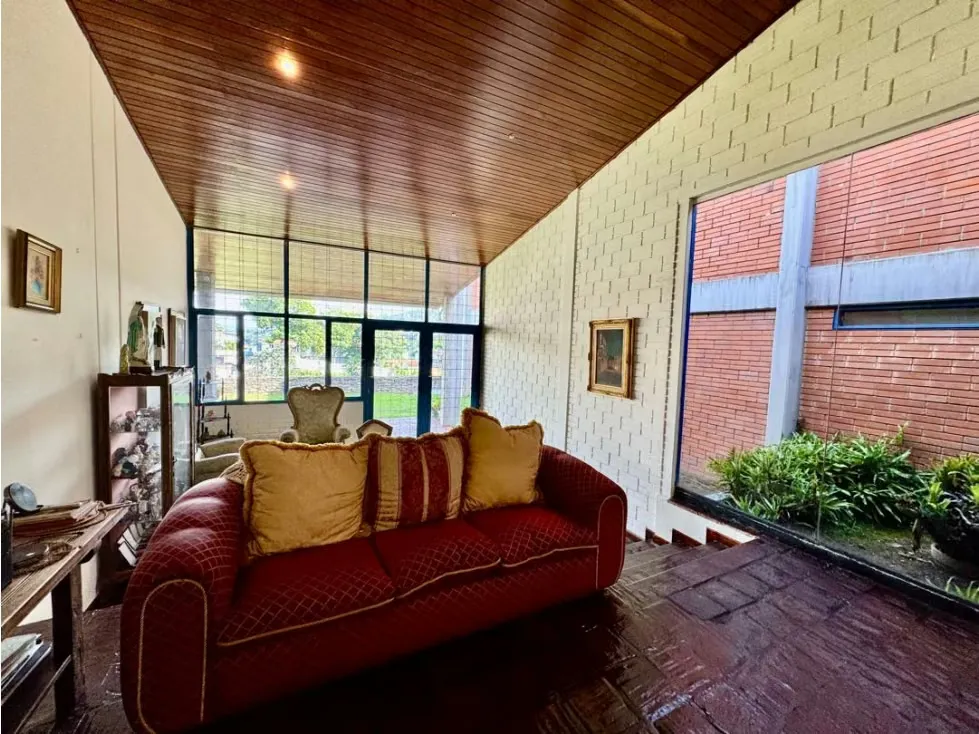 Copia de Se vende casa 350m2 4h+s/6B/5p Colinas de Tamanaco - 5