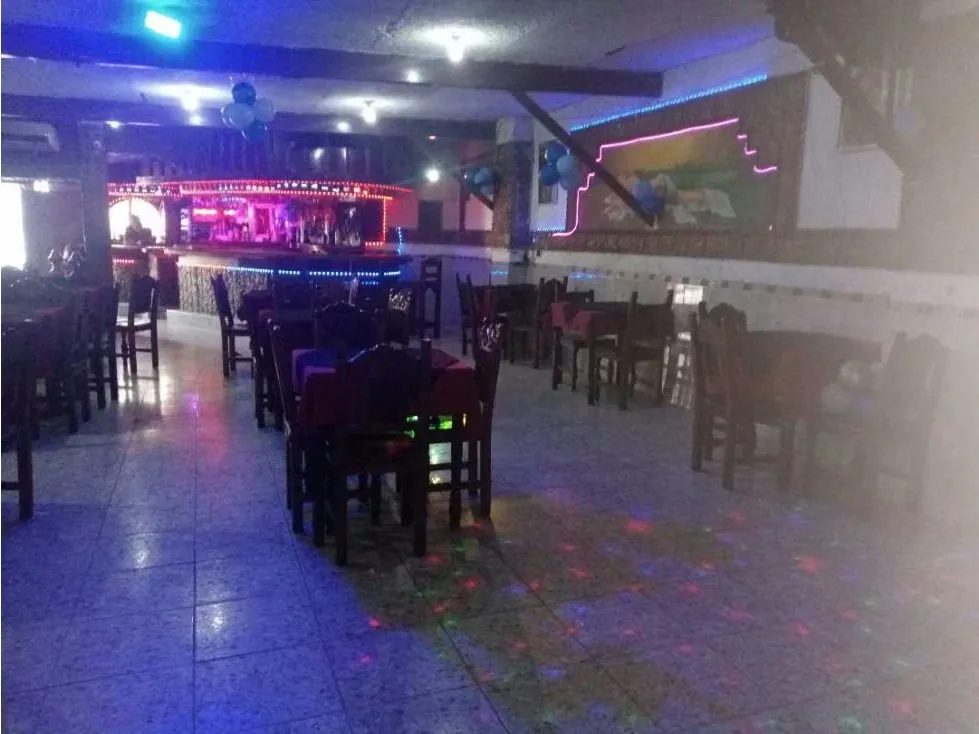 Inversión Unica Exclusivo Local con Licencia de Licores 232m2 - 7