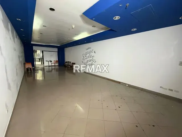 Alquiler de Local de 78,8 m², en la Lagunita - 2
