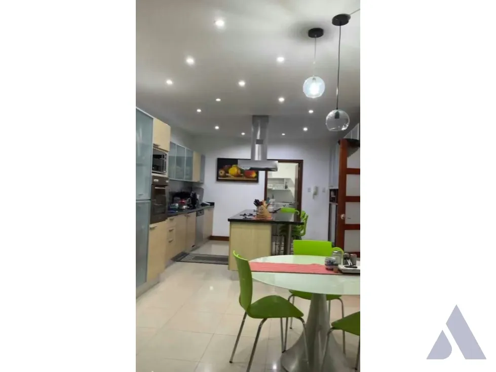 Se vende casa 678m2 Prados del Este 9863 - 8