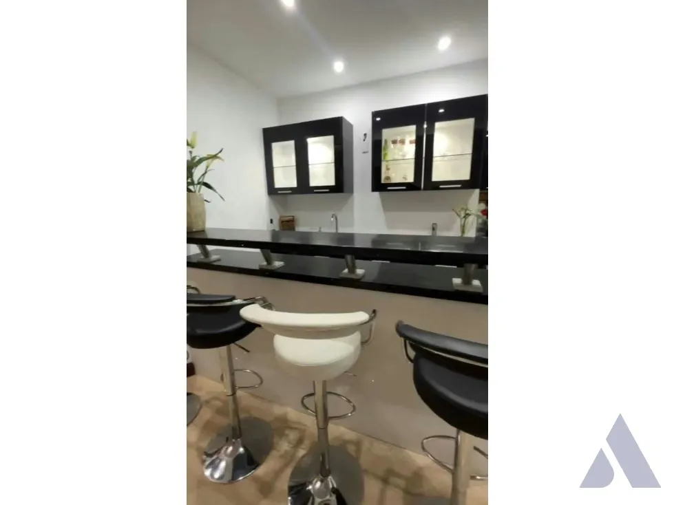 Se vende casa 678m2 Prados del Este 9863 - 10