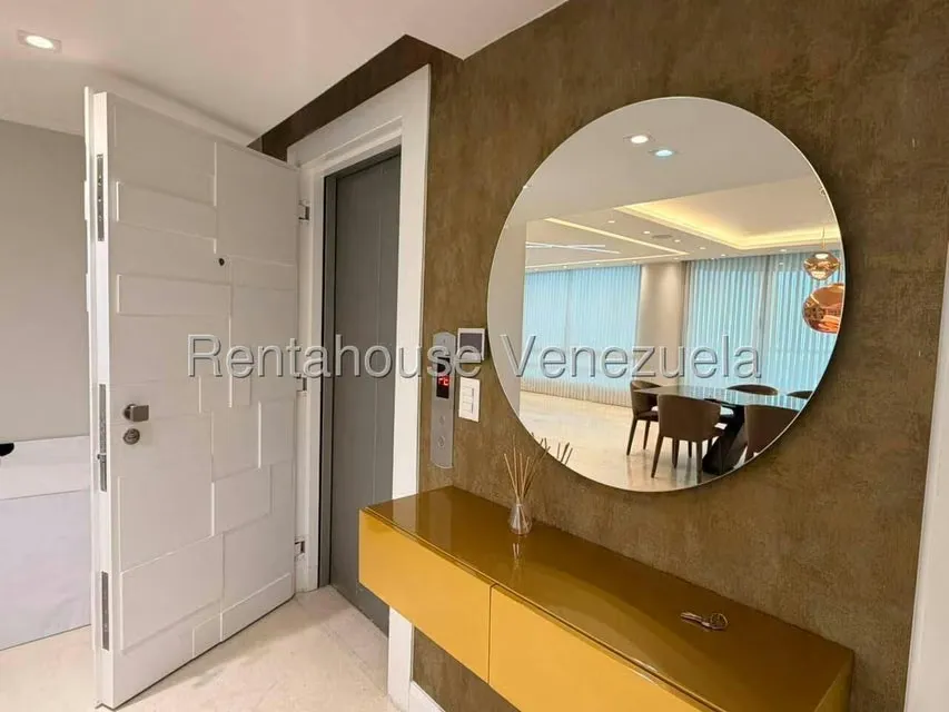 Apartamento (1 Nivel) en Alquiler en Mirador de Los Campitos I, Distrito Metropolitano - 2