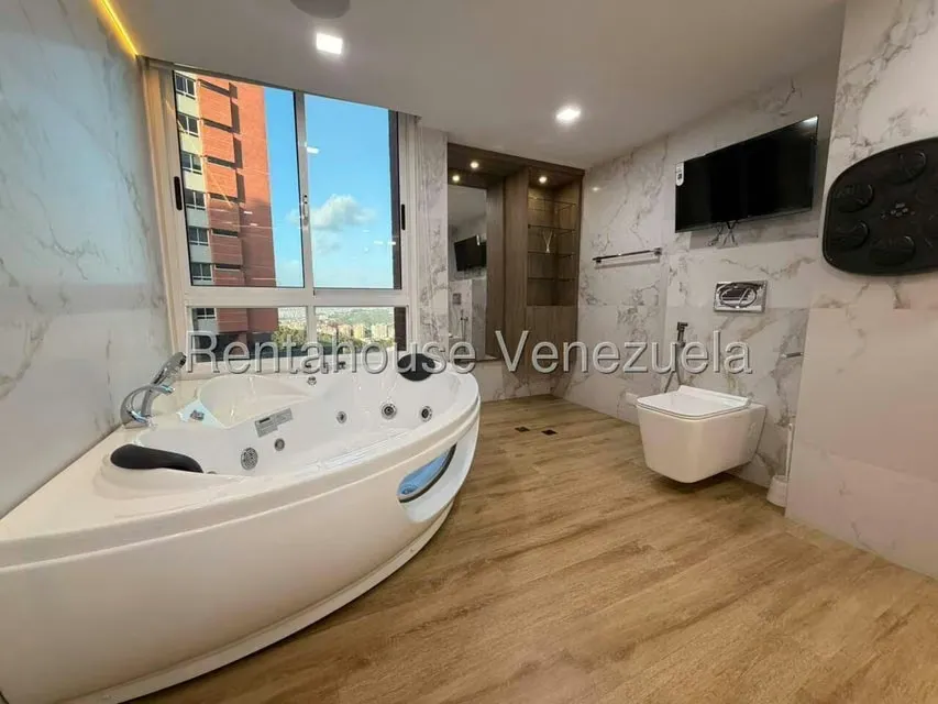 Apartamento (1 Nivel) en Alquiler en Mirador de Los Campitos I, Distrito Metropolitano - 23