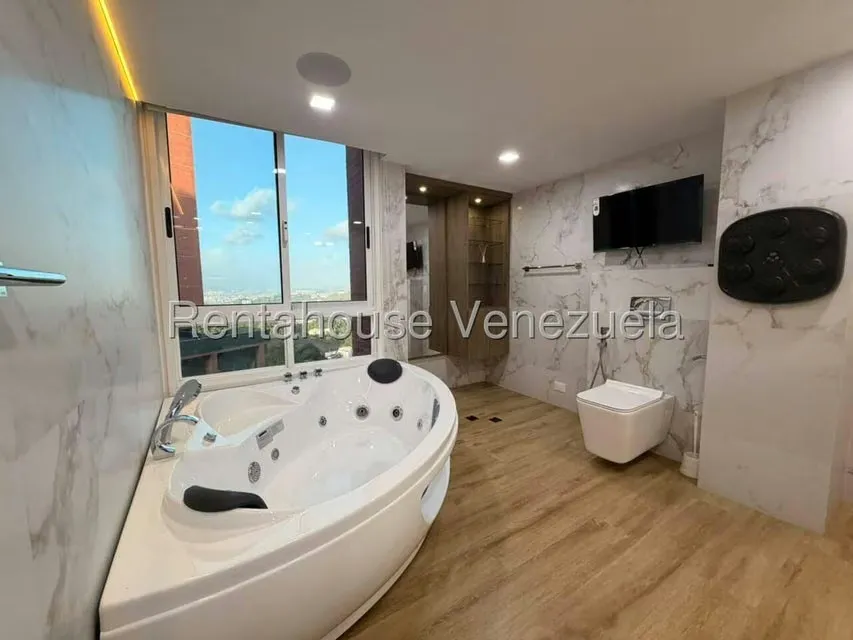 Apartamento (1 Nivel) en Alquiler en Mirador de Los Campitos I, Distrito Metropolitano - 24