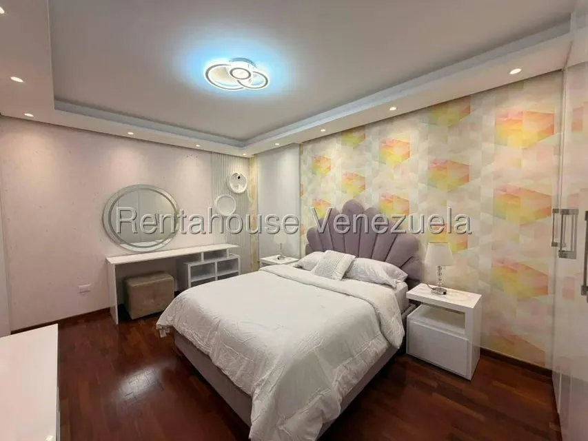 Apartamento (1 Nivel) en Alquiler en Mirador de Los Campitos I, Distrito Metropolitano - 31