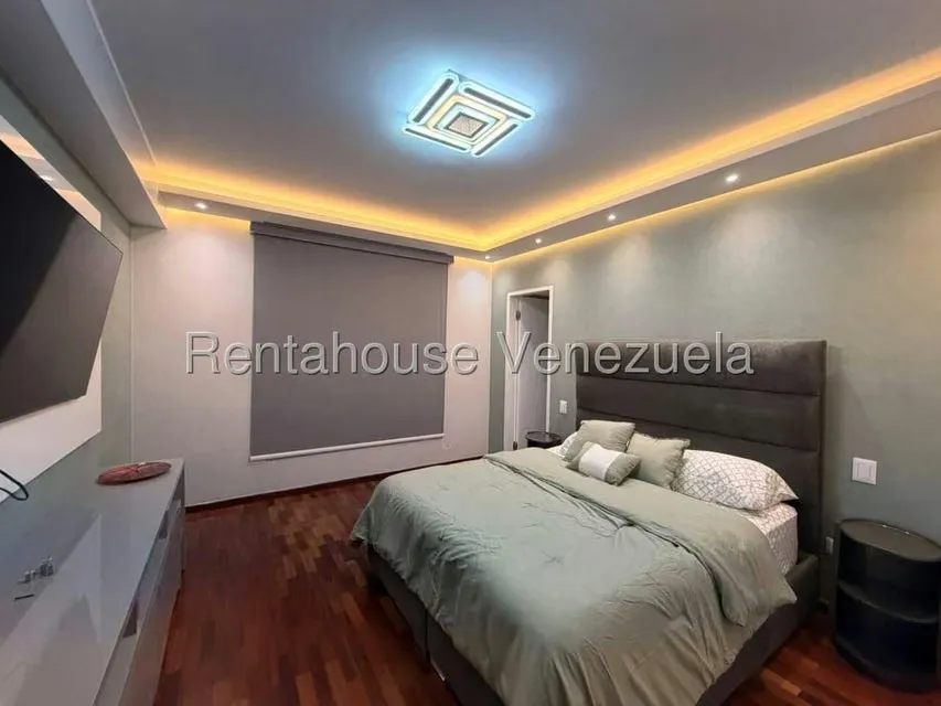 Apartamento (1 Nivel) en Alquiler en Mirador de Los Campitos I, Distrito Metropolitano - 34