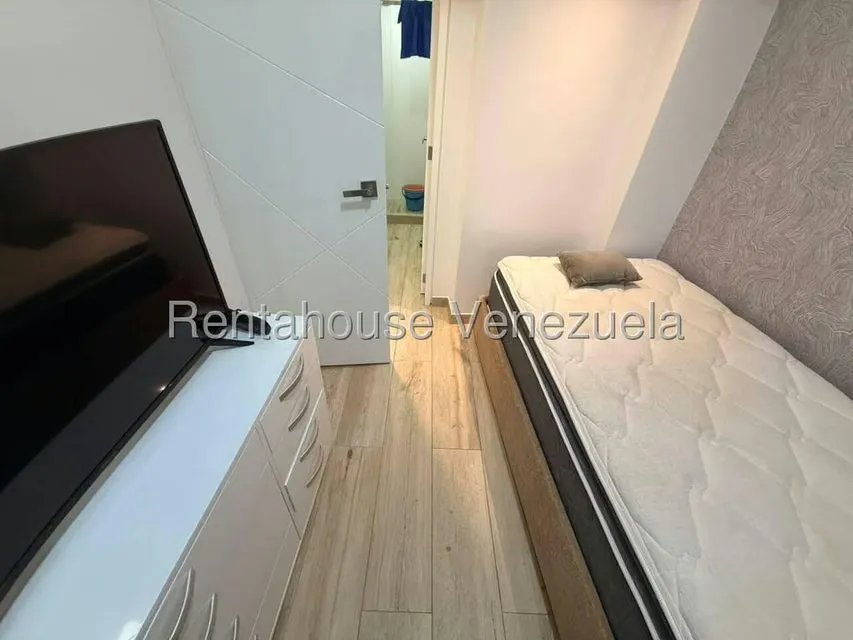 Apartamento (1 Nivel) en Alquiler en Mirador de Los Campitos I, Distrito Metropolitano - 38